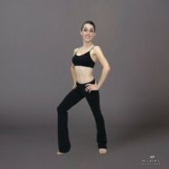 How to dress for modern dance class