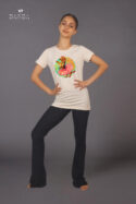 T- Shirt con disegno cane danzante